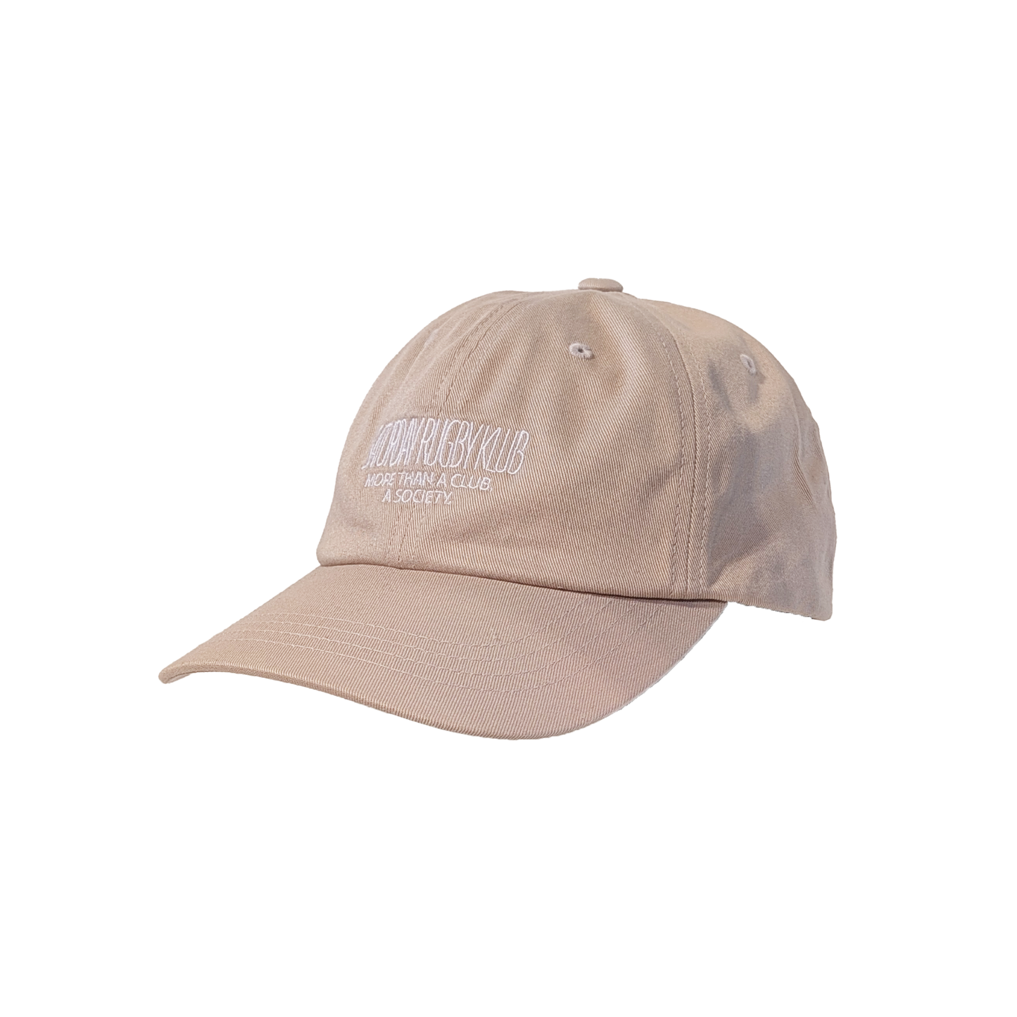 Mockup der Vorderansicht der sandfarbenen Saturday Rugby Klub Cap mit weißer Stickerei auf der Vorderseite