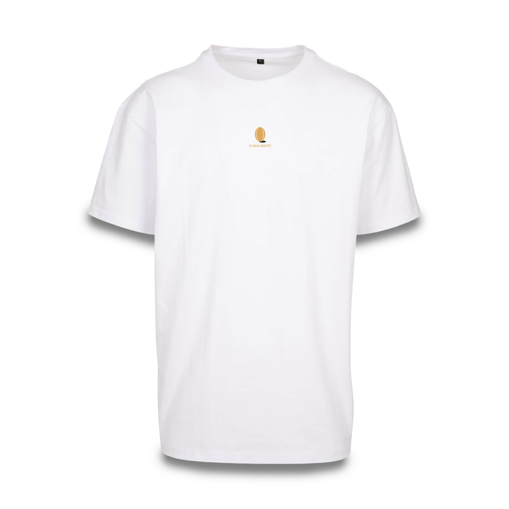 Mockup der Vorderansicht des weißen Klub Leo Tee mit sandfarbenem Print