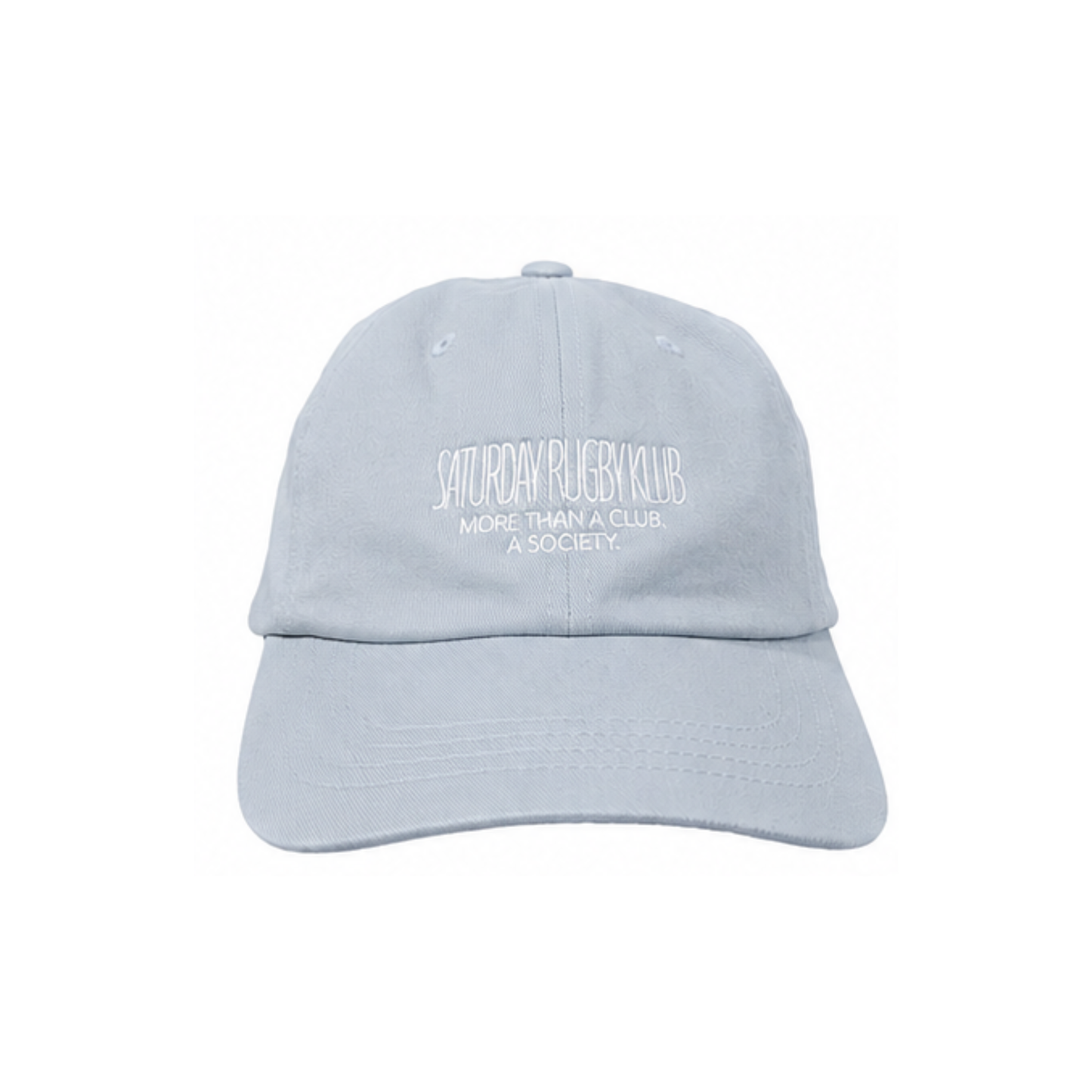 Mockup der Vorderansicht der baby blau Saturday Rugby Klub Cap mit weißer Stickerei auf der Vorderseite.