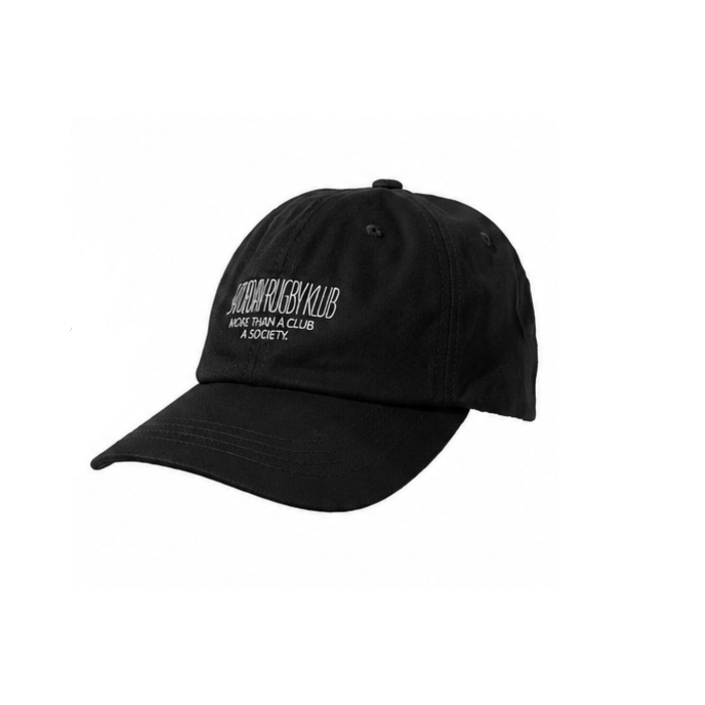 Mockup der Vorderansicht der sandfarbenen Saturday Rugby Klub Cap mit weißer Stickerei auf der Vorderseite